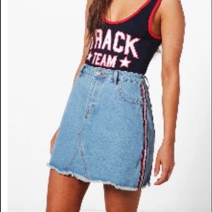 [NWT] Boohoo sport stripe mini